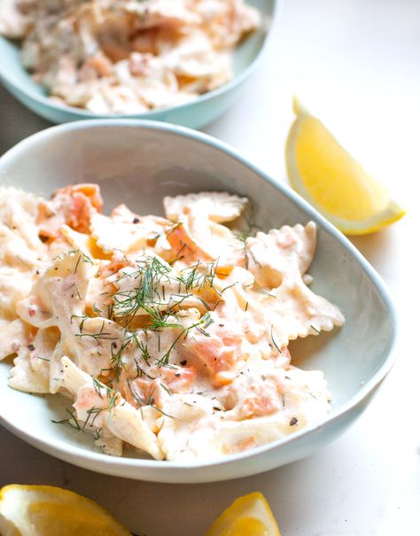 20-Minute Creamy Smoked Salmon and Lemon Pasta - Just Easy Recipes Easy Supper Dishes, Cream Fraiche, Dill Pasta, Bake Shrimp, Pasta Salmon, Seafood Lasagna Recipes, Seafood Pasta Dishes, Seafood Lasagna, Dinner Pasta