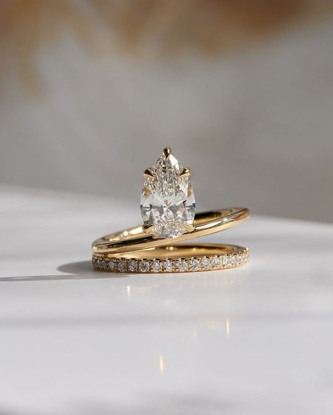 Double Shank Engagement Ring, Pear Moissanite Engagement Ring, Gold Anniversary Rings, Zierlicher Ring, Wedding Rings Unique, Proposal Ring, Moissanite Ring, Diamond Sizes, Pear Cut