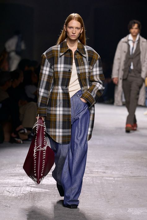 Bottega Veneta Spring 2025 Ready-to-Wear
https://www.vogue.com/fashion-shows/spring-2025-ready-to-wear/bottega-veneta/slideshow/collection#31 Power Dressing, Milano Fashion Week, Runway Trends, The Kid, Red Carpet Fashion, Milan Fashion, Fashion Week Spring, Milan Fashion Week, New York Fashion Week