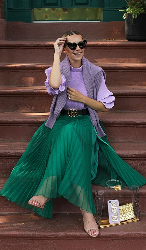 Purple and green Green And Purple Outfit, Green Skirt Outfits, Scarf Print Dress, Green Pleated Skirt, Green Color Combinations, Hijab Look, Purple Outfits, Green Outfit, Mode Hijab