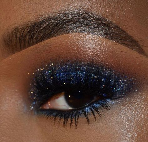 Silver And Dark Blue Eye Makeup, Dark Blue And Purple Eye Makeup, Makeup For Blue Sparkly Dress, Midnight Blue Smokey Eye, Dark Blue Glitter Eye Makeup, Dark Navy Blue Makeup, Sparkly Midnight Blue Dress, Makeup For Midnight Blue Dress, Dark Blue Glitter Eyeshadow