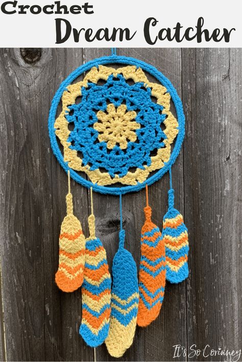 An easy DIY crochet dream catcher free pattern. This step by step tutorial will show you how to make your own colorful dream catcher to decorate your home. #crochet #homedecor How To Crochet Dream Catcher Tutorials, Crocheted Dream Catcher, Crochet Dreamcatcher Pattern Free Easy, Crochet Dream Catcher Pattern Free, Crochet Dream Catcher Pattern, Dream Catcher Step By Step, Crochet Dreamcatcher Pattern Free, Colorful Dream Catcher, Crochet Dreamcatcher Pattern