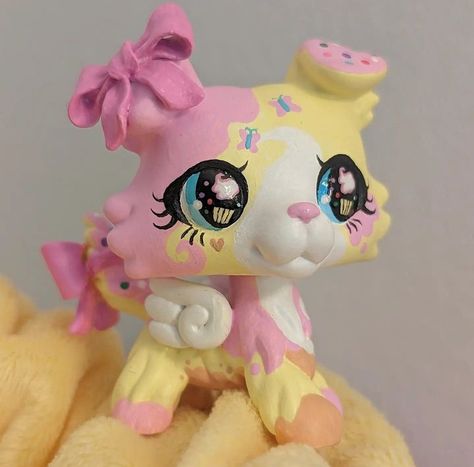 Kawaii Lps Custom, Lps Clown Custom, Lps Pfp, Lps Customs Ideas, Lps Art, Lps Drawings, Eyes Painting, Lps Popular, Lps Custom