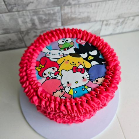 💕 Hello Kitty & Friends 💕 Chocolate cake filled with milk chocolate ganache, decorated with delicious white chocolate ganache ruffles and an edible image to top it off! 😋 Perfect for any Hello Kitty celebration! 🎉 #HelloKittyCake #ChocolateLovers #CakeArt #BirthdayTreats #shastadaisybakes #custommade #customcakes 💖🍰 Hello Kitty And Friends Cake, Birthday Sanrio, Milk Chocolate Ganache, Friends Cake, Hello Kitty Friends, White Chocolate Ganache, Hello Kitty Cake, Edible Images, Birthday Treats