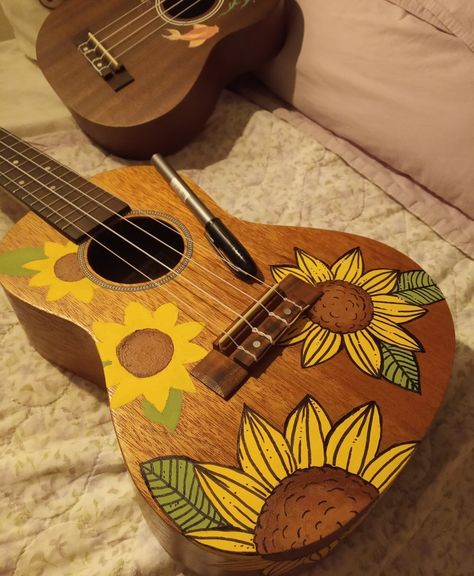 Painted Ukulele, Ukulele Art, Guitar Art, Willy Wonka, Ukelele, Guitar Design, Creative Projects, Ukulele, Guitar