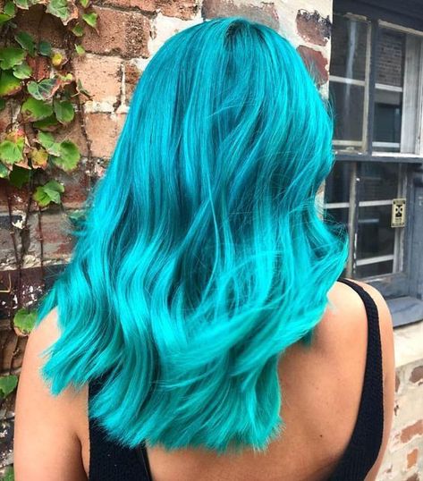 Neon Teal Hair, Aqua Hair Color, Aqua Blue Hair, Turquoise Hair Color, Bright Blue Hair, Wild Hair Color, Hair Color Pictures, Exotic Hairstyles, Aqua Hair