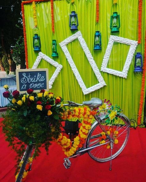 Simple & Stylish Decoration Ideas for Haldi Function - K4 Fashion Backdrop Ideas Indian, Wedding Backdrop Ideas, Mehendi Decor Ideas, Digital Ideas, Wedding Hall Decorations, Wedding Entrance Decor, Wedding Stage Design, Marriage Decoration, Camera Angles