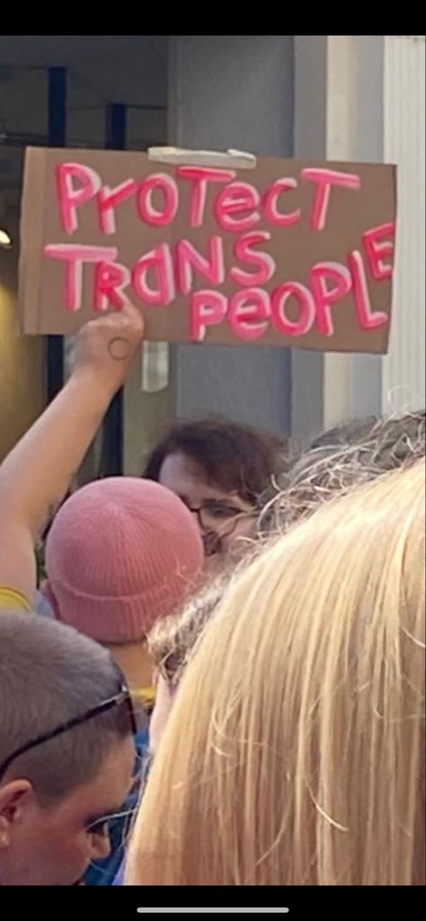 School Protest Signs, Trans Protest Banner, Lgbtq Protest Signs, Protests Aesthetic, Trans Pride Protest Signs, Pride Protest Signs, Pride Signs Ideas, Trans Pride Aesthetic, Trans Activism