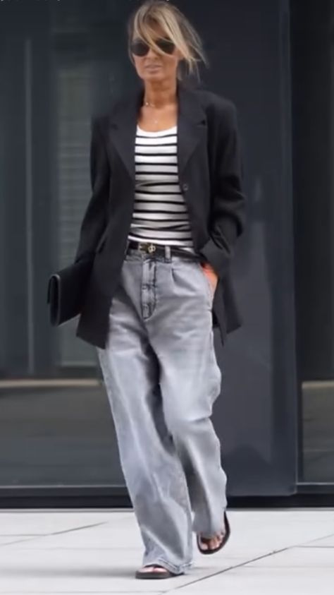 Black Pants Grey Blazer Woman, Tech Industry Outfits, Grey Wide Jeans Outfit, Colbert Outfit, Grey Straight Leg Jeans Outfit, Grey Wide Leg Jeans Outfit, Wide Leg Jeans Styling, Busy Mom Outfits, Grey Blazer Women