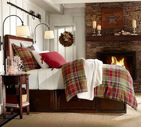 66 Inspiring ideas for Christmas lights in the bedroom Winter Bedroom Decor, Winter Bedroom, Cosy Bedroom, Traditional Bedroom Decor, Bedroom Decor Cozy, Christmas Bedroom, Traditional Bedroom, Bed Sets, Cheap Decor