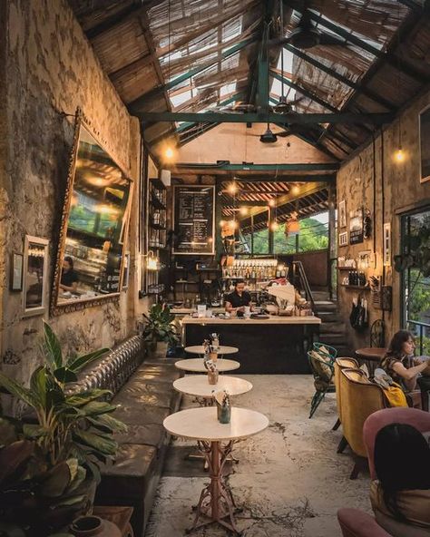 Cosy Cafe Design, Bohemian Shop Interior, Cosy Coffee Shop Interiors, Rustic Coffee Shop Design, Coffee Shops Amsterdam, Coolest Coffee Shops, Rustic Cafe Aesthetic, Cosy Cafe Aesthetic, Bohemian Cafe Interior