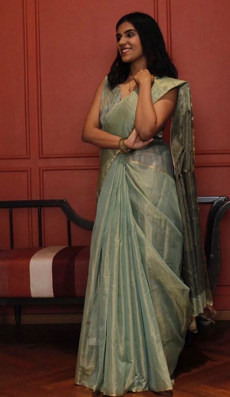 Simple saree Simple Saree Look Classy, Convocation Saree Ideas, Saree Look Ideas, Simple Saree Look, Pista Saree, Sari Draping Styles, Convocation Outfit, Traditional Wardrobe, Saree Outfit