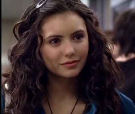 Young Nina Dobrev, Nina Dobrev Degrassi, Teen Wolf Twins, 2000s Girl, Paul Wesley, Stefan Salvatore, Elena Gilbert, Nina Dobrev, Abayas Fashion