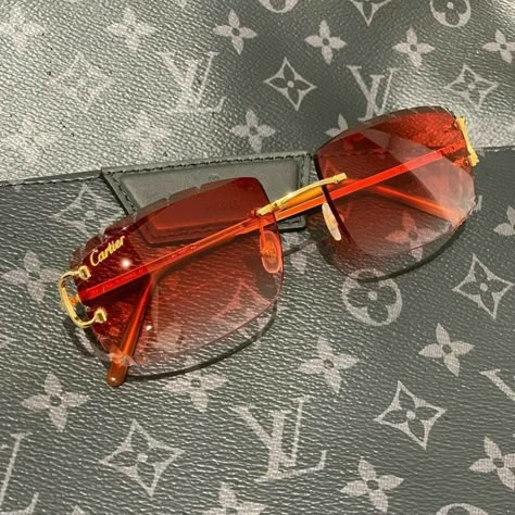 Cartier Glasses Men, Cartier Glasses, Pretty Sunglasses, Trendy Glasses, Cute Sunglasses, Expensive Jewelry Luxury, Cool Glasses, Fashion Eye Glasses, Glasses Men