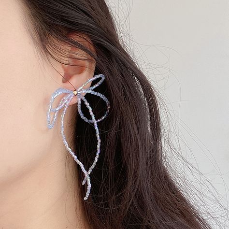 Fairy wind bow beaded tassel earrings Beaded Stud Earrings, Diy Hair Accessories Ribbon, Бисер Twin, Fairy Style, Tassel Earring, Sweet Earrings, Bead Charms Diy, Beaded Tassel Earrings, Pearl Jewelry Necklace