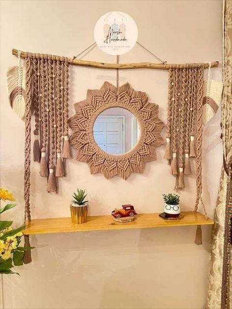 Crochet Photo Frame, Mirror Work Design, Macrame Mirror Wall Hanging, Crochet Mirror, Macrame Toran, Simpul Makrame, Pola Macrame, Macrame Wall Hanging Tutorial, Macrame Shelf