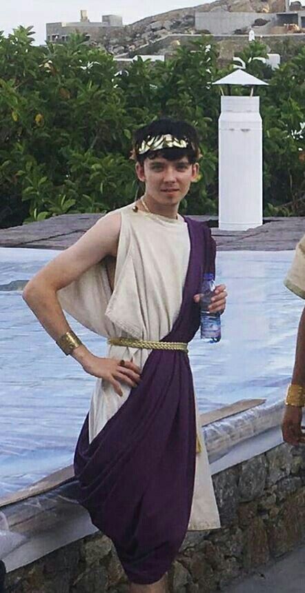 Greek Mythology Costumes Men, Greek Male Costume, Ancient Outfits Men, Ancient Greece Clothing Men, Ancient Greek Fashion Men, Greek Clothes Male, Greek God Outfits Men, Roman Fashion Men, Greek Mythology Cosplay