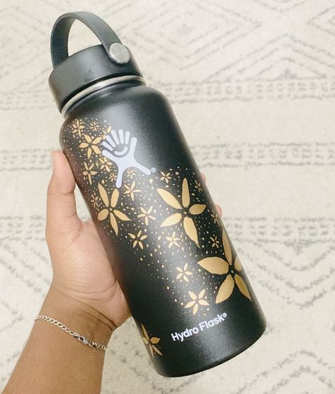 Hydro Flask Painting Ideas Easy, Pink Hydro Flask, Hydro Painting, Custom Hydro Flask, Hydro Flask Tumbler, Flask Art, Hydro Flask Accessories, Water Bottle Art, Hydro Flask Bottle