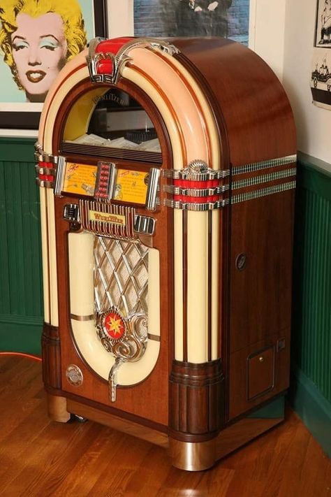 Jukebox Vintage Aesthetic, Juke Box Aesthetic, Jukebox Aesthetic, Jukebox Vintage, Vintage Diner, Radio Antigua, Radio Vintage, Retro Cafe, Juke Box