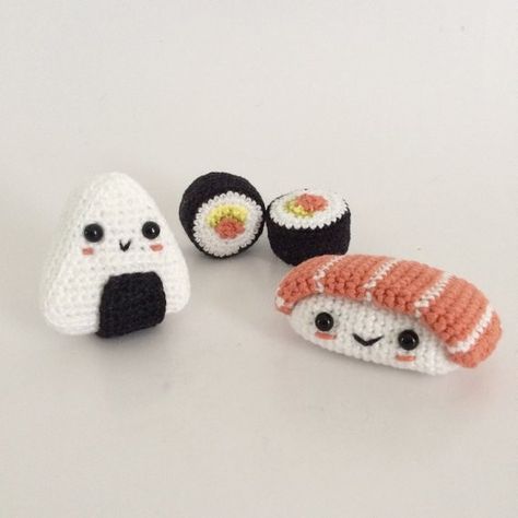 Easy Diy Crochet Projects, Sushi Crochet, Crochet Sushi, Chunky Yarn Crochet Pattern, Chunky Yarn Crochet, Easy Crochet Animals, Crochet Fairy, Crochet Keychain Pattern, Kawaii Crochet