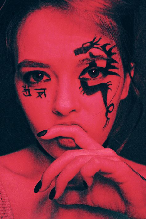 Chinese Dragon Makeup, Ninja Makeup, Photographic Makeup, Dragon Makeup, Ghost Makeup, Chinese Makeup, Geometric Tattoo Arm, Pretty Halloween Costumes, Youtube Makeup