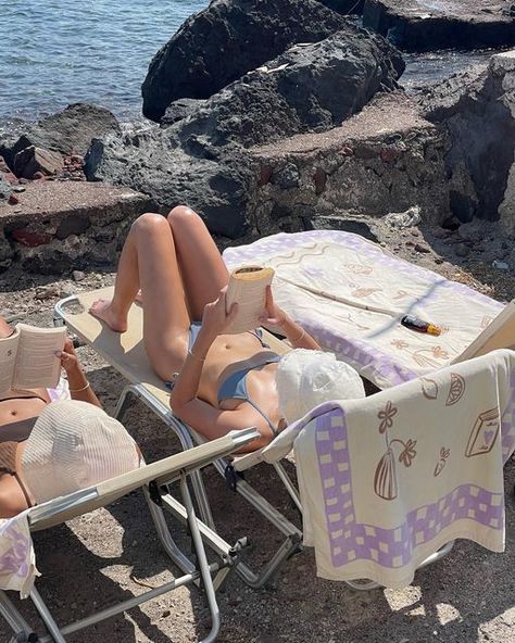 Girl Reading Book Aesthetic, Reading Book Aesthetic, Aesthetic Pool, Outfit Ideas August, Girls Reading, Pool Essentials, Girl Reading Book, Santorini Island, Clothing Outfit Ideas