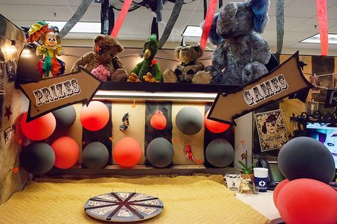 Halloween CuBOOicle... Games & Prizes (Balloon Pop & Spin Wheel) Circus Halloween Cubicle, Circus Cubicle, Halloween Funhouse, Circus Costume Diy, Cubicle Halloween, Decoration Ideas For Halloween, Halloween Cubicle, Balloon Games For Kids, Work Cubicle Decor