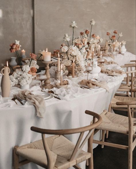 Wedding decor #wedding #weddingdecor Japandi Wedding Decor, Linen Table Setting Wedding, Nude Table Setting, Beige Table Setting, Beige Wedding Decor, Neutral Wedding Table, Neutral Tone Wedding, Neutral Wedding Decor, Elegant Wedding Colors