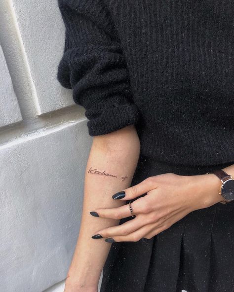 My boyfriend’s handwriting 💭 (Kocham Cie 🇵🇱 /I love you 🇬🇧) Thank you @conzthomastattoo #londontattoo S Handwriting, Tattoo Dotwork, London Tattoo, Girl Inspiration, Creative Tattoos, My Boyfriend, Infinity Tattoo, Tattoos And Piercings, Ink Tattoo