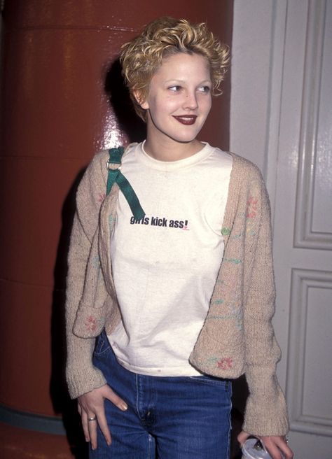 Drew Barrymore 90s, Y2k Slogan, Slogan Tee, Drew Barrymore, Fashion Icons, A Celebrity, Cool Fashion, Baby Tee, My Fashion