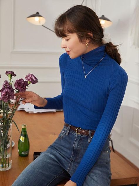 Blue Academia, Blue Sweater Outfit, Blue Turtle, Turtleneck Outfit, Cold Weather Outfit, Simple Retro, Retro Clothing, Wool Turtleneck, Vintage Style Dresses