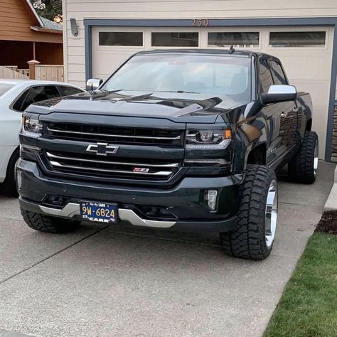 Classic Cars Trucks Chevy, Dodge Ram Diesel, 2018 Silverado, Chevy Vehicles, Chevy Trucks Silverado, Silverado Truck, Lowrider Trucks, Dropped Trucks, Sport Truck