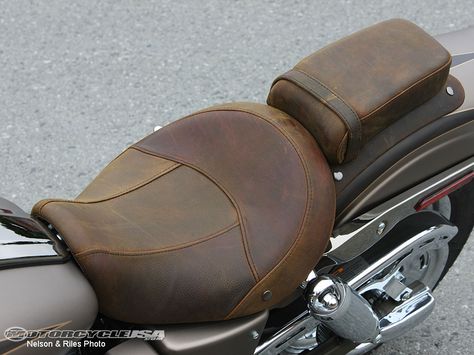 Motorcycle Seats Ideas, Harley Davidson Seats, Motos Bobber, Bike Seat Cover, Bike Leathers, Fat Bob, Moto Vintage, Saddle Seat, Bike Saddle