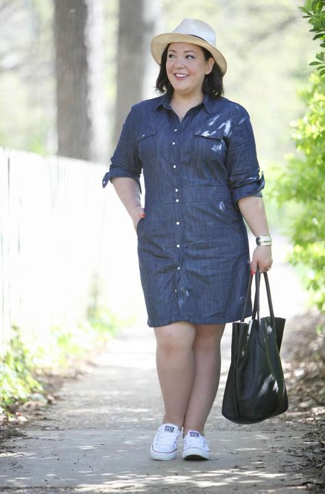 What I Wore: Sunny Spring Weekend | Wardrobe Oxygen Hot Outfit Ideas, Interview Style, Apple Shape, Quoi Porter, Look Plus Size, Sneakers Fashion Outfits, Sport Dress, Sneakers Outfit, Fashion Over 40