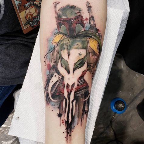 Boba Fett Tattoo, Mandalorian Tattoo, Star Wars Tattoo Sleeve, Boba Fett Art, Learn To Tattoo, Nerdy Tattoos, Tattoo Expo, Star Wars Celebration, Cool Tattoos For Guys