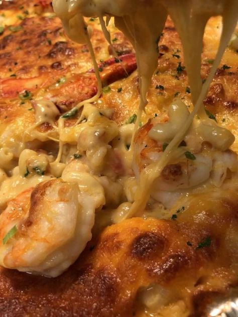 Seafood Mac And Cheese, Mac Cheese Recipes, Food Babe, Tater Tots, Mac N Cheese Recipe, Mac N Cheese, Seafood Dishes, Food Obsession, Cheese Recipes