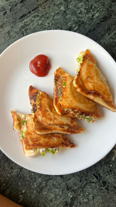 #food #sandwich #sandwichrecipes #fakestory #food #yum #fakesnaps #sillygoofymood #thatgirlfeed #aesthetic #thataestheticgirl Desi Food, Indian Snack Recipes, Indian Snacks, Sandwich Recipes, Desi, Sandwiches, Snack Recipes, Rolls, Snacks