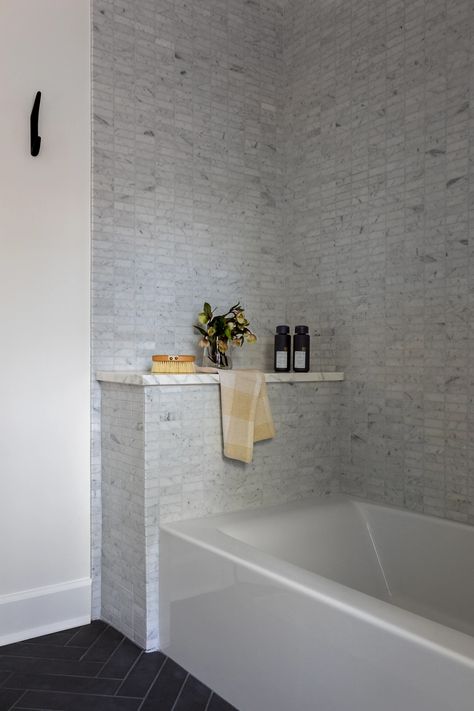 Black Herringbone Tile Floor, Tiled Shelf, Bathtub Ledge, Bathtub Remodel Ideas, Bathtub In Shower, Shower Upgrades, Shower Ledge, Bathtub Tile Surround, Remodel Bathtub