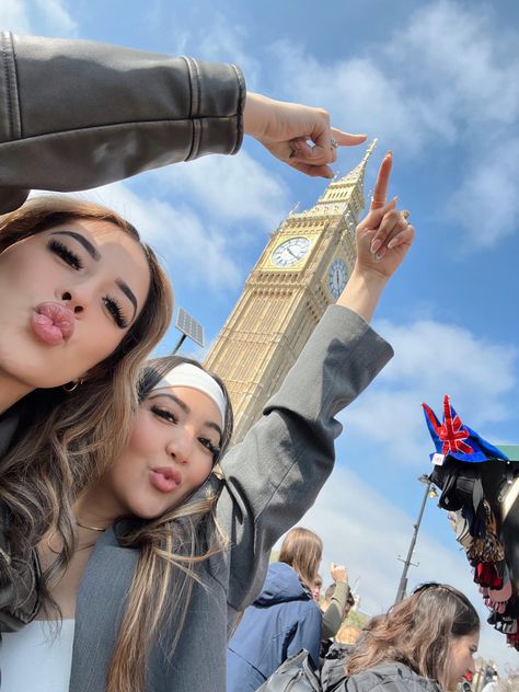 Tourist Pictures, London Pictures Ideas, London Photo Ideas, Two Besties, Photoshoot London, London Photoshoot, London Tourist, London Vibes, London Dreams