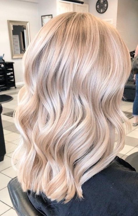 Champagne Blonde Hair, Champagne Hair, Medium Length Blonde Hair, Beige Blonde Hair, Summer Blonde Hair, Champagne Blonde, Light Blonde Hair, Balayage Blonde, Blonde Hair Inspiration