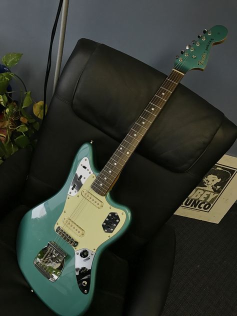 CIJ Ocean Turquoise Metallic Fender Jaguar Fender Jaguar Aesthetic, Gas Aesthetic, Jaguar Guitar, Surf Guitar, Art Guitar, Fender Bender, Green Electric, Rockstar Aesthetic, Guitar Obsession