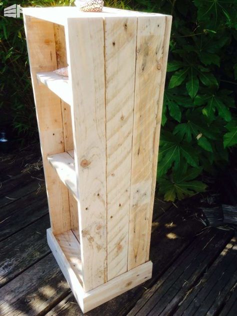 Pallet Bathroom Shelf, Pallet Shelves Diy, Wooden Pallet Shelves, Pallet Bathroom, Small Bathroom Shelves, Bathroom Cabinets Diy, Pallet Wall Shelves, Bathroom Standing Cabinet, Pallet Cabinet