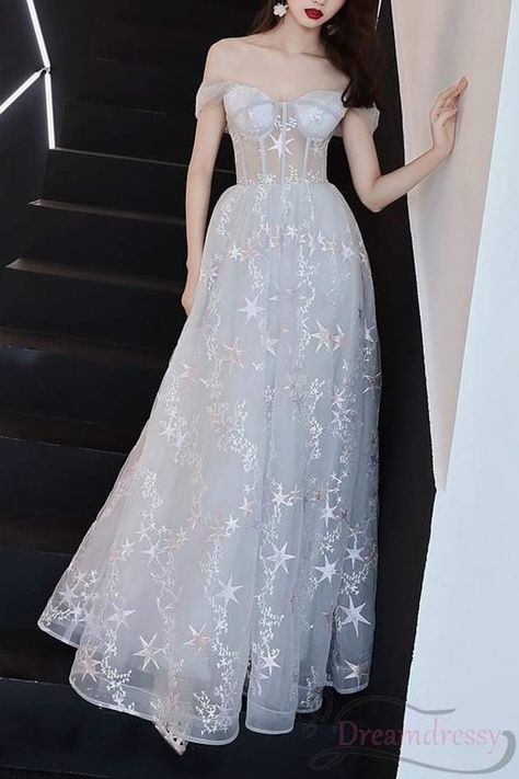 Celestial Prom Dress, Prom Dress With Stars, Korean Prom, White Star Dress, Star Prom Dress, Dress With Stars, White Prom Dress Long, Black Chiffon Top, Hoco Ideas