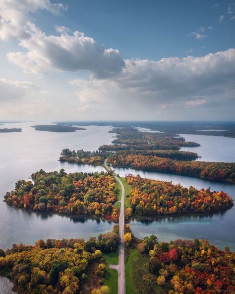 Chemin du Long Sault | Photographe : @argenel sur Instagram St Lawrence River, Canadian Things, Thousand Islands, St Lawrence, Island Hopping, Make Yourself, 1 800, A Group, The Rules