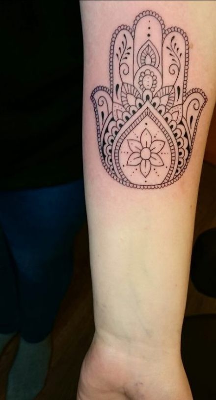 Hasma Tattoo, Small Hamsa Tattoo, Fatima Hand Tattoo, Hamsa Tattoo Design, Hamsa Hand Tattoo, Images Noêl Vintages, Tattoo Lotus, Yoga Tattoos, Hamsa Tattoo