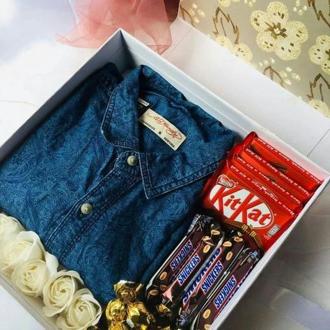 Shirt box❤ Shirt Gift Box Ideas, Shirt Box Gift Hamper, Shirt Hamper, Customized Gifts For Boyfriend, Hampers For Men, Pretty Gift Wrapping Ideas, Shirt Box, Simple Birthday Decorations, Gift Box For Men