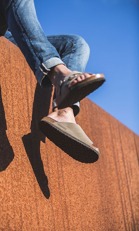 Zurich Outfit, Birkenstock Zurich, Old Skool Black, Wooden Sandals, Sneaker Stores, Birkenstock Sandals, Vans Sk8, Comfortable Sandals, Nubuck Leather