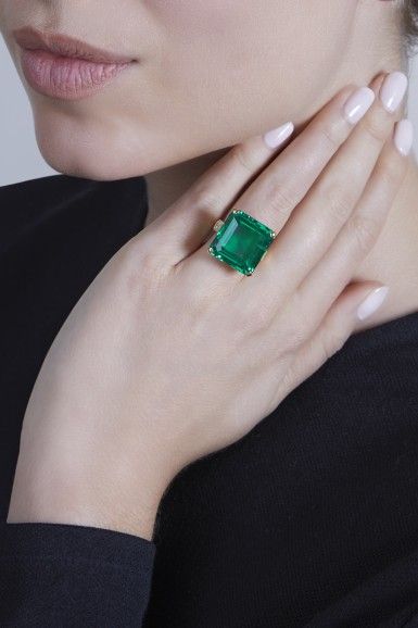 Cartier [卡地亞] | A Superb Emerald and Diamond Ring [祖母綠配鑽石戒指] | Magnificent Jewels | Sotheby's Panna Ring, Jewelry Poster, Square Poster, Square Jewelry, Green Gemstone Ring, Ring Square, Emerald Cut Diamond Ring, Emerald And Diamond Ring, Emerald Ring Gold