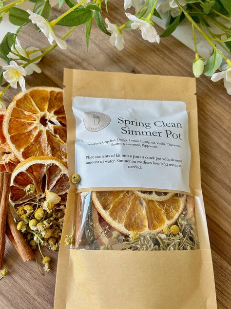 Spring Clean Simmer Pot | 1.7 oz A floral, refreshing aroma to brighten your home and help renew your space. Handmade with high quality ingredients. The Spring Clean Simmer Pot is made with grapefruit, orange, lemon, eucalyptus, vanilla, chamomile, rosemary, cinnamon and peppercorn. This is a great gift or something to keep on hand to help refresh your space. Directions:  Stovetop: Place contents in a pan filled 3/4 with water. Place heat on medium-low or at a low simmer. Add additional water as Dehydrated Simmer Pot Recipes, Spring Simmer Pot, Citrus Potpourri, Spring Potpourri, Potpourri Diy, Homemade Potpourri, Potpourri Gift, Simmer Pot Recipes, Simmer Pot