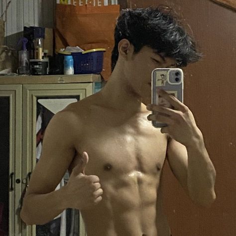 Sixpack Cogan, Do I Like Him, Men Abs, Cool Boy Image, Hot Abs, Teen Boy Outfits, Handsome Asian Men, Hot Asian Men, Aesthetic Boys